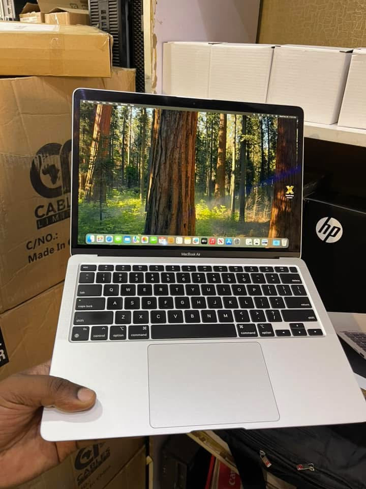 MACBOOK AIR M1