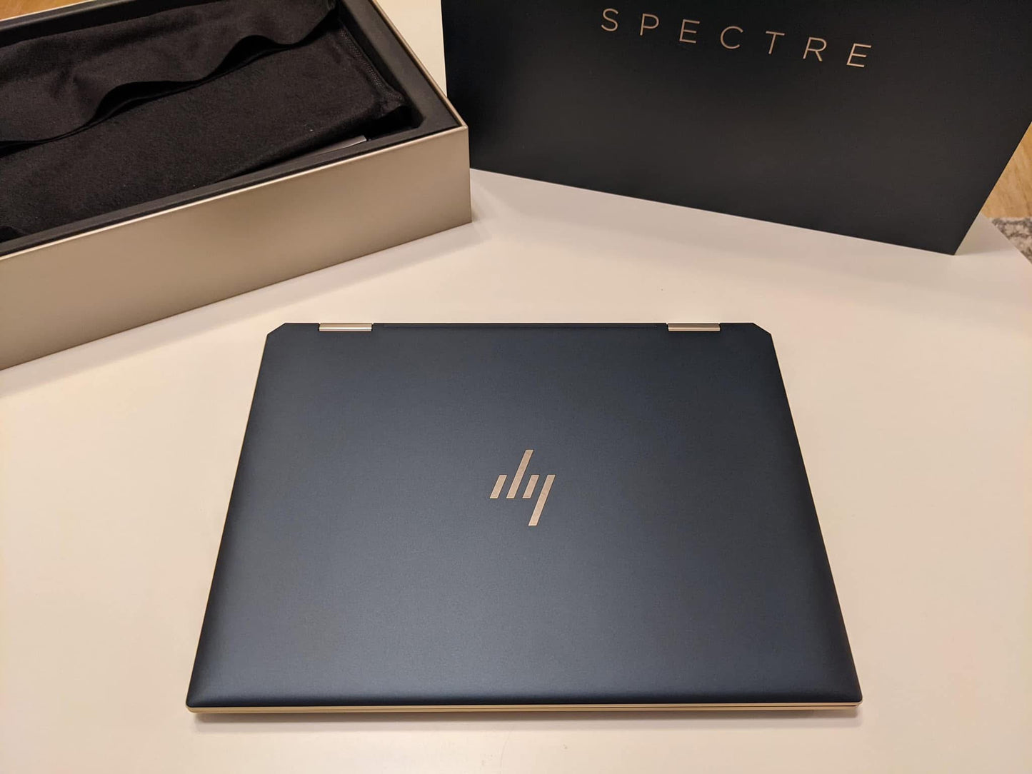HP SPECTRE X360 (2024)